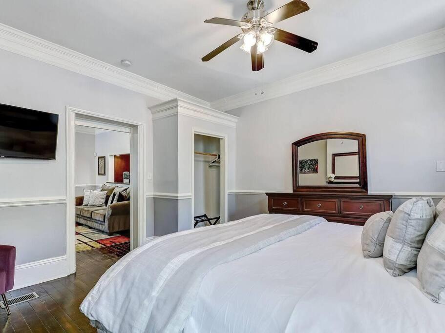 Historic Savannah Gold Private Condo With Pool - 2Bed, 1&Half Bath, Sleeps 6, 1St Floor, 15 Min Walk To Historic Savannah Center And All Attractions Экстерьер фото