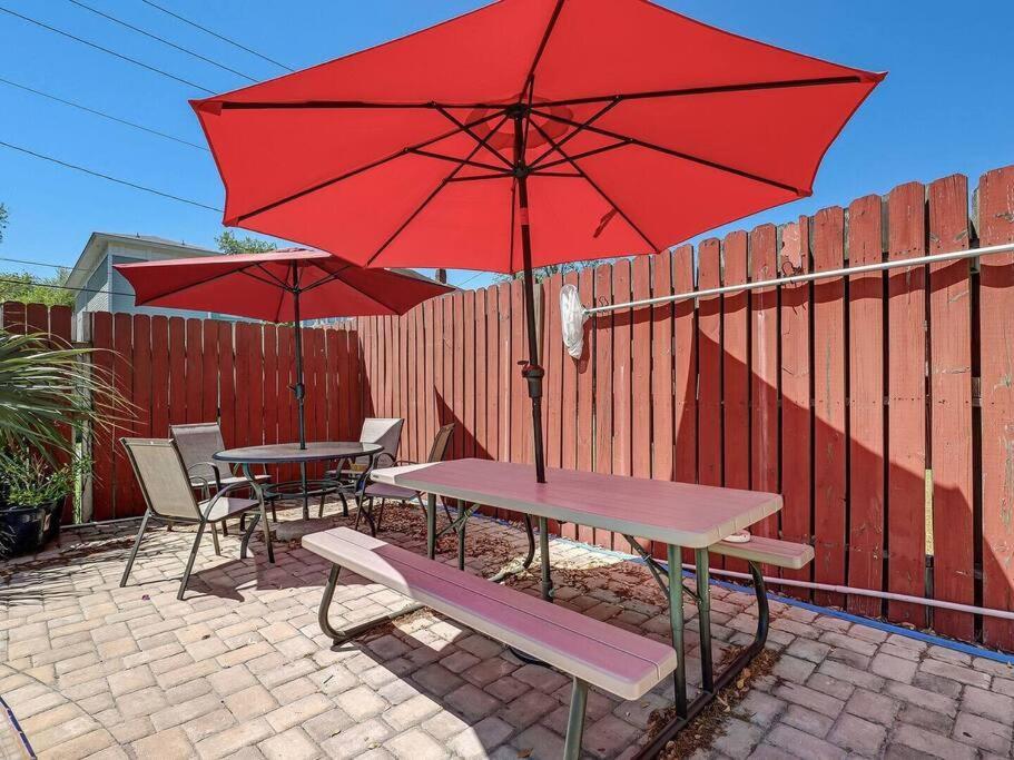 Historic Savannah Gold Private Condo With Pool - 2Bed, 1&Half Bath, Sleeps 6, 1St Floor, 15 Min Walk To Historic Savannah Center And All Attractions Экстерьер фото